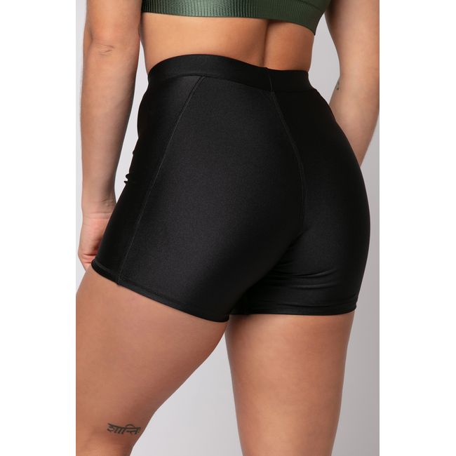 short preto de lycra